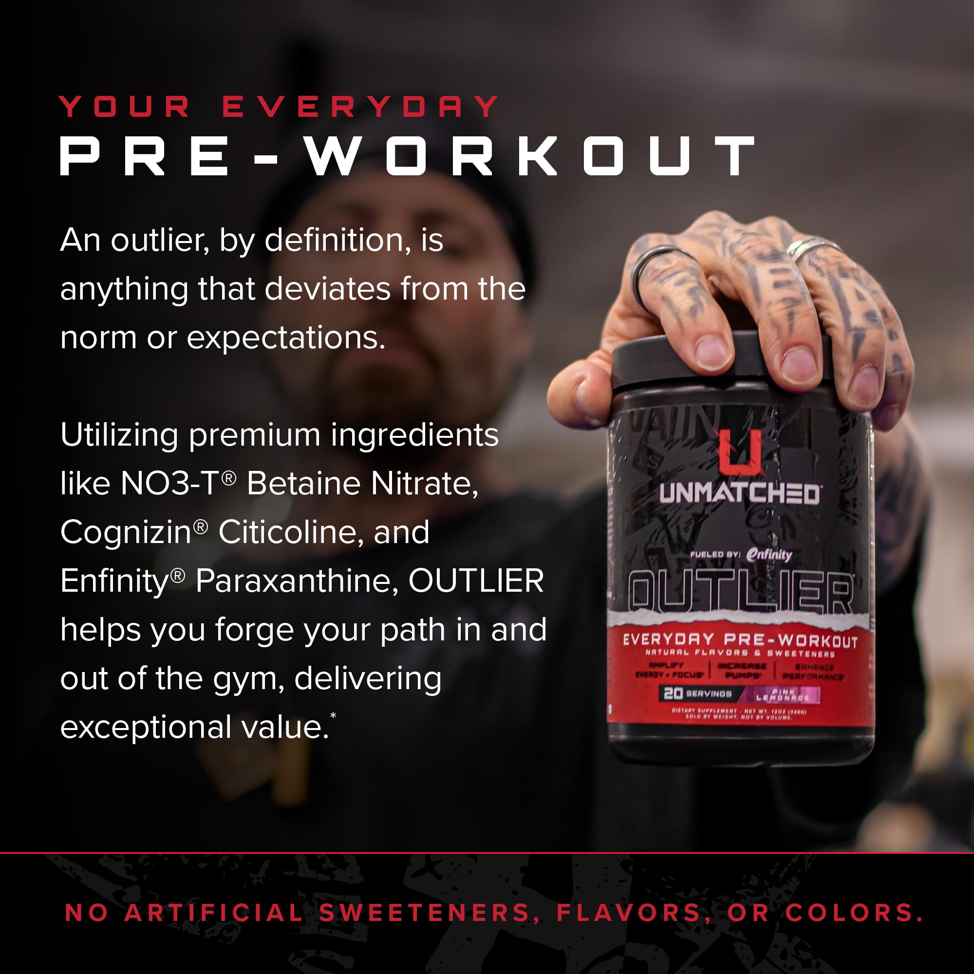Vaso con mezcla de Outlier para energía durante el entrenamiento.