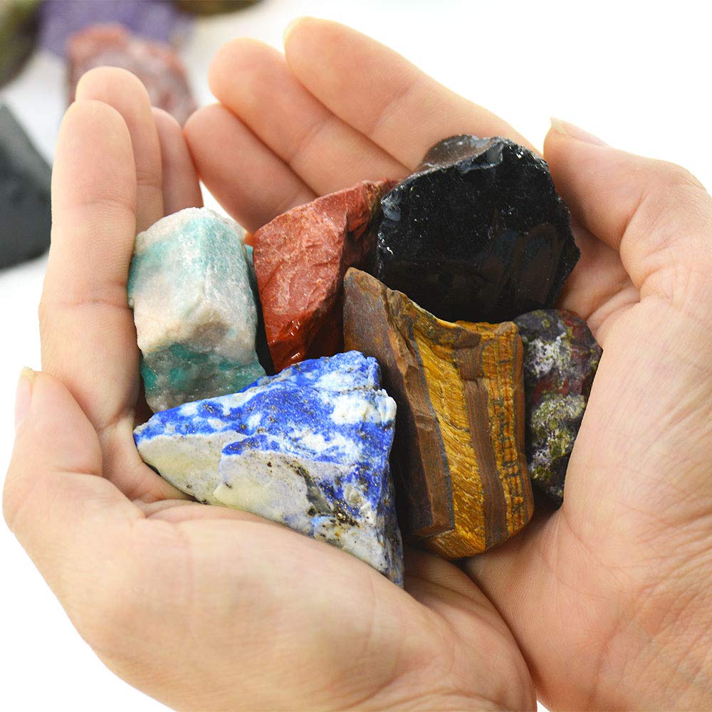 UU UNIHOM piedras Madagascar mojadas destacan colores y claridad para evaluación visual.