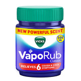 Vicks Vaporub aplicación en el pecho para alivio de la congestión
