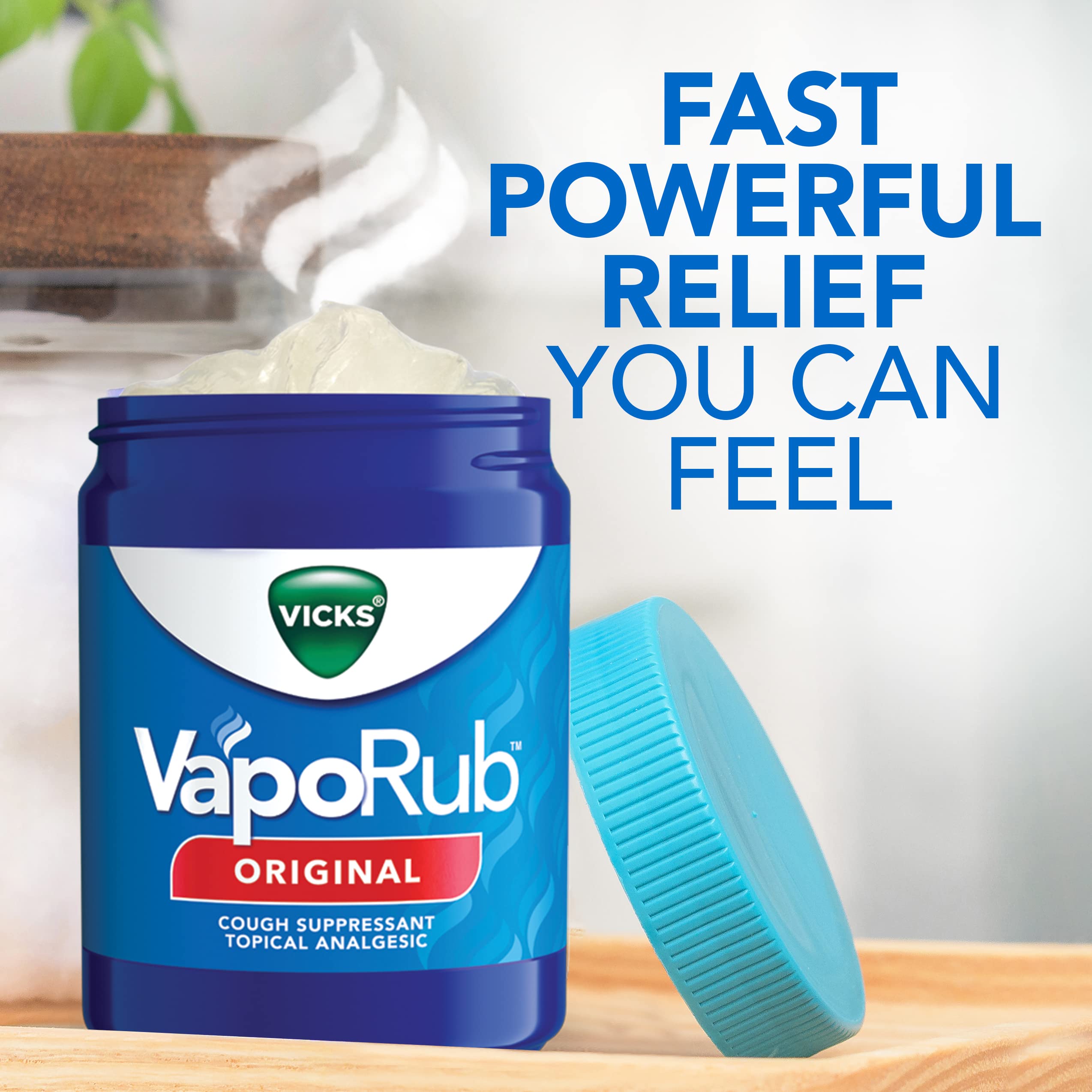Vicks VapoRub Original presentacion 1-76oz, enfoque en envase y facilidad de almacenamiento.