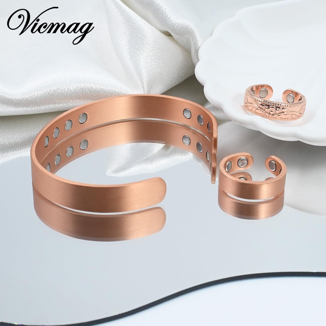 Vicmag detalle flor ciruelo chino que añade elegancia discreta