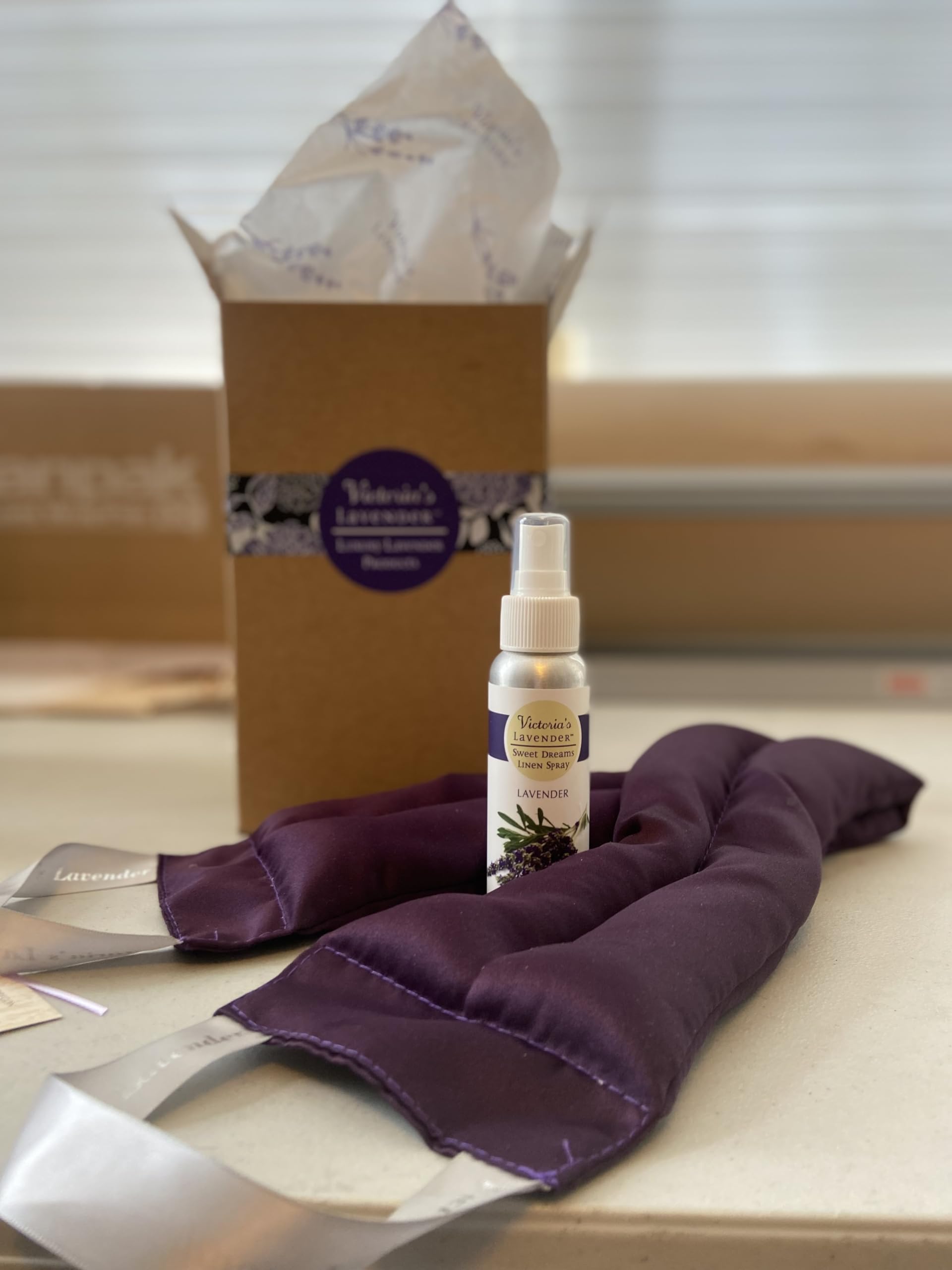 Almohadilla cuello de seda de Victoria's Lavender para confort lujoso