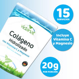 Vidanat polvo disolviéndose en agua, mezcla rápida para bebida neutra.