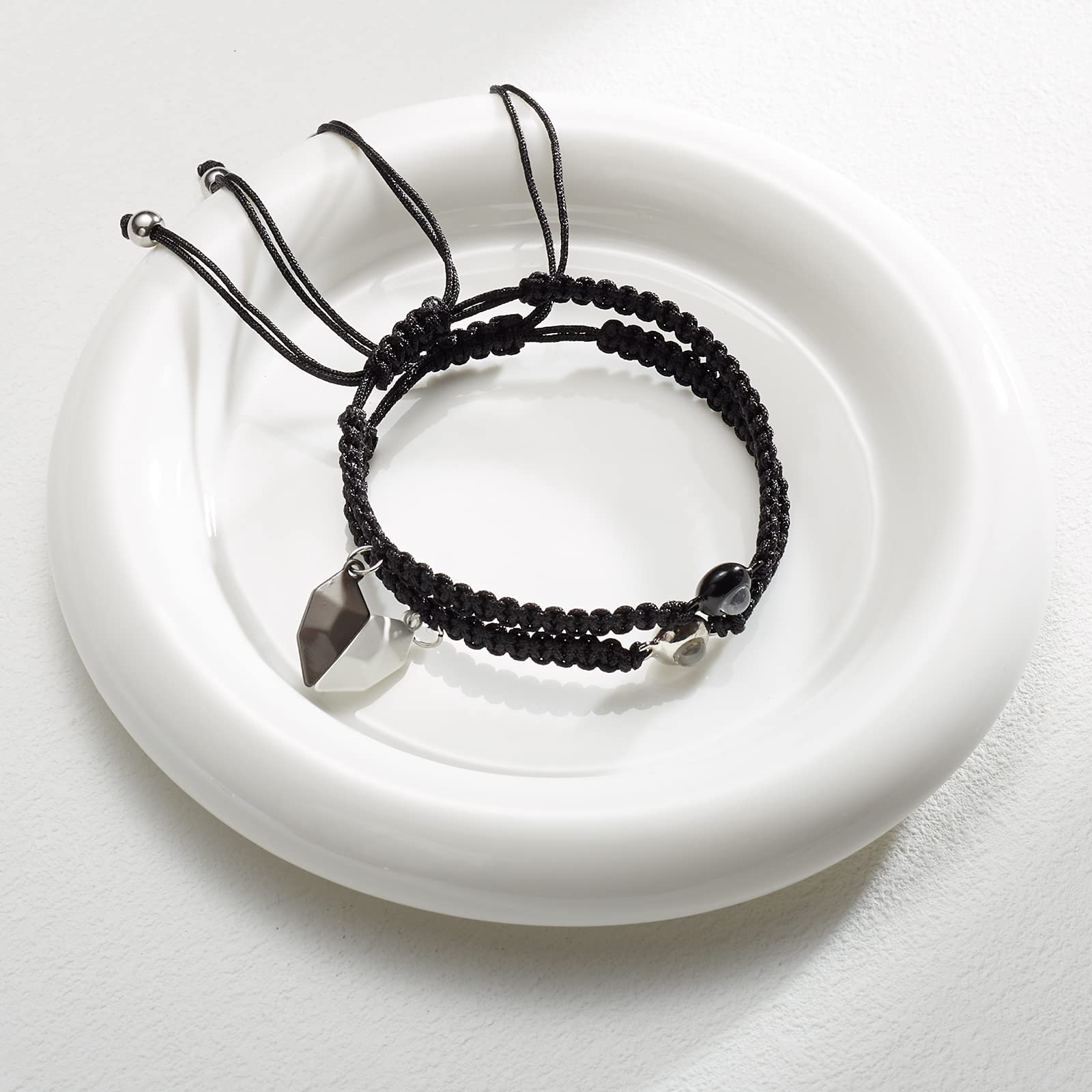 Corazón imantado en acero inoxidable de Vimiew, pulsera duradera para uso diario.