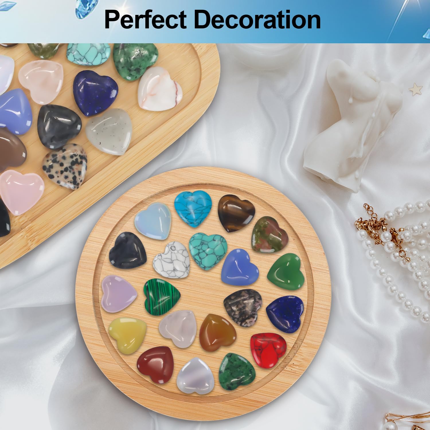 Manos sosteniendo piedras Virekm para observar color y uso práctico.