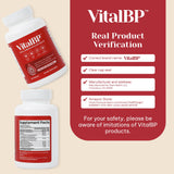 VitalBP botella de suplemento con etiqueta visible en cocina