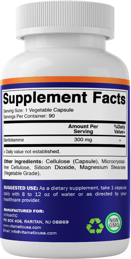 Empaque sostenible de Vitamatic Benfotiamina para varias botellas.