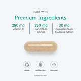 Toma de cápsulas CardioBlend como parte de la rutina diaria.
