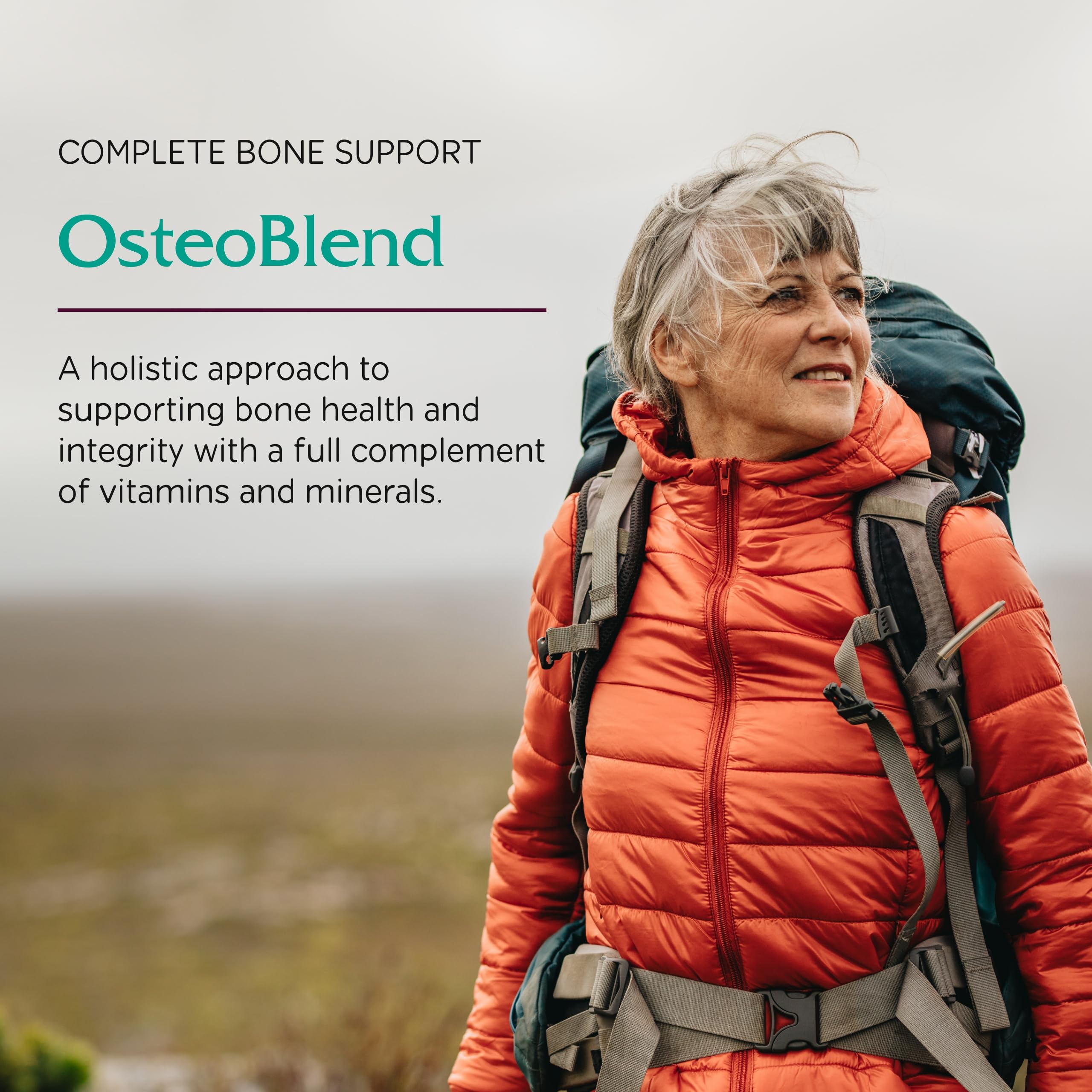 Vitanica OsteoBlend, cápsulas en mano, posible soporte nutricional diario