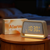Reloj digital de madera Vivilumens con pantalla clara y hora legible