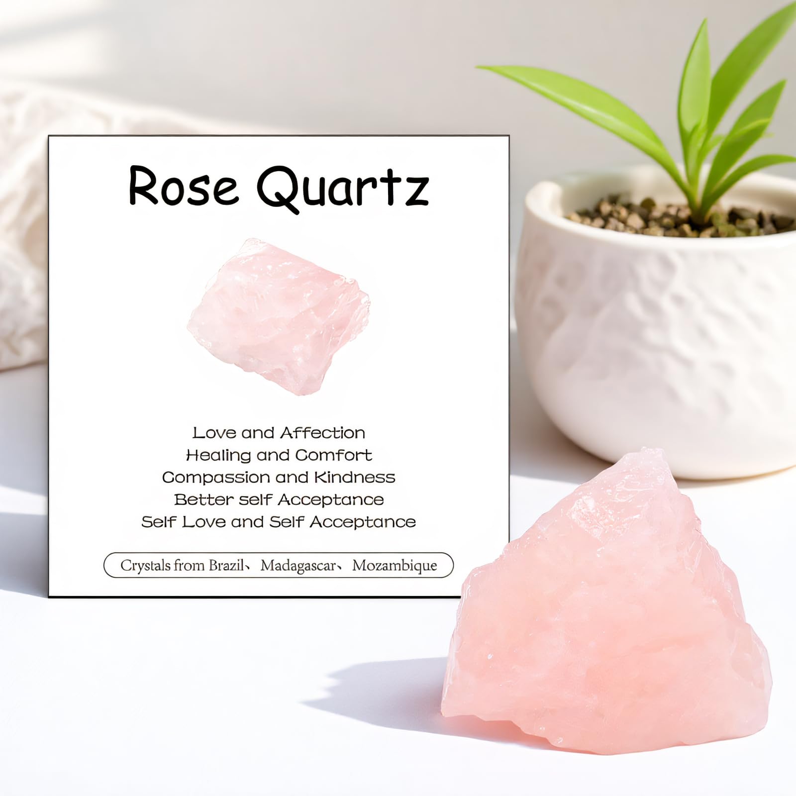 Ambiente decorativo con cuarzo rosa WHAL&YUNE en mesa