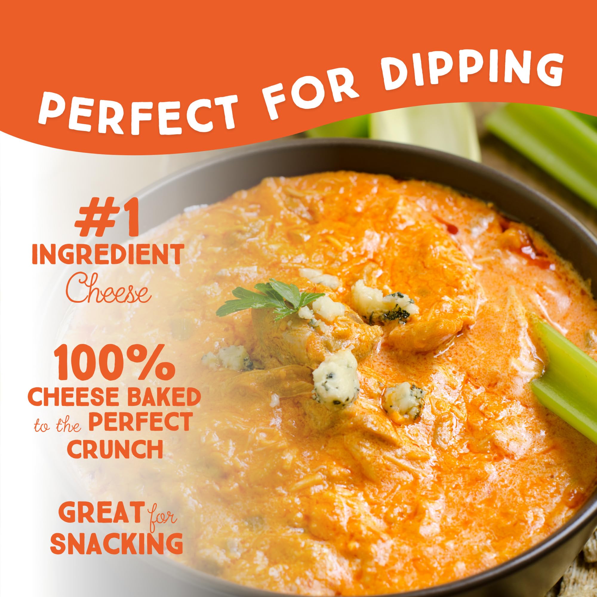 Whisps Queso cheddar crujientes servido con guarniciones sabrosas