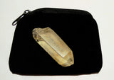 WholesaleGem Cristal Semilla Lemuriano, superficie facetada, perfecto para colección y decoración.
