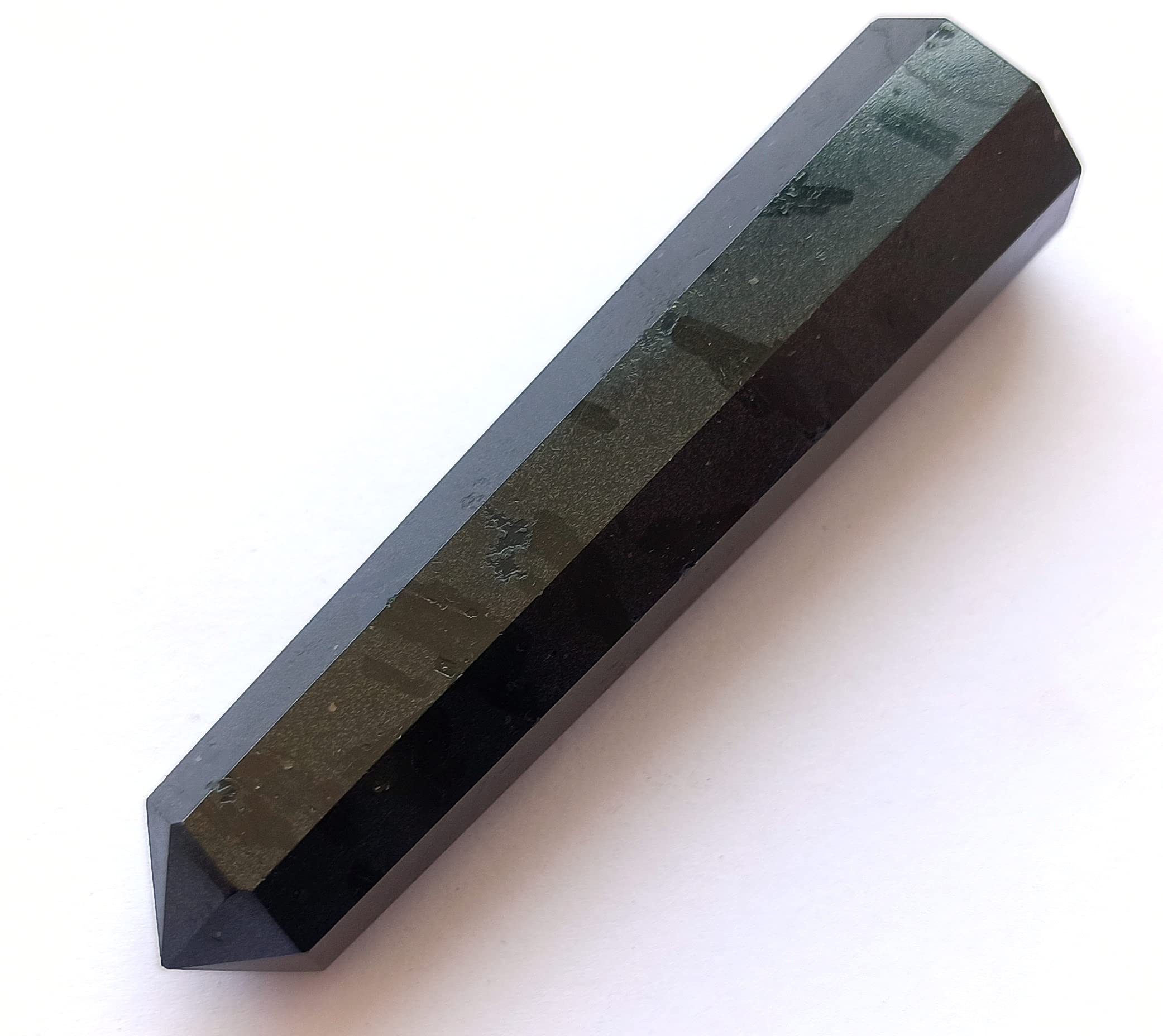 Gemscite obelisco turmalina negra para rituales y prácticas espirituales.