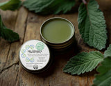 Wild Castle Comfrey Salve, ingredientes naturales visibles para cuidado de la piel