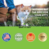 Mano dosificando Woof 'n' Purr con gotero