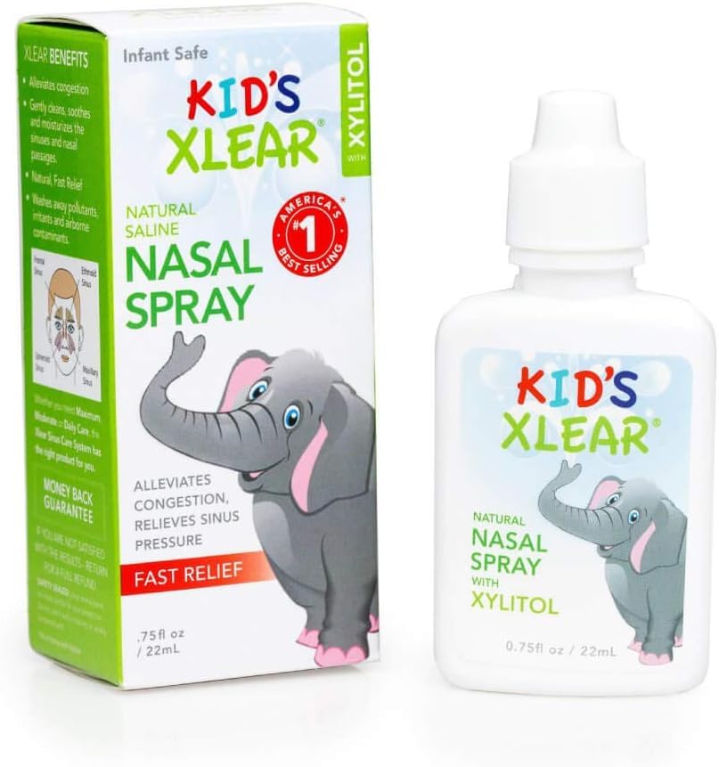 Dispensador de spray nasal Xlear en uso cómodo.