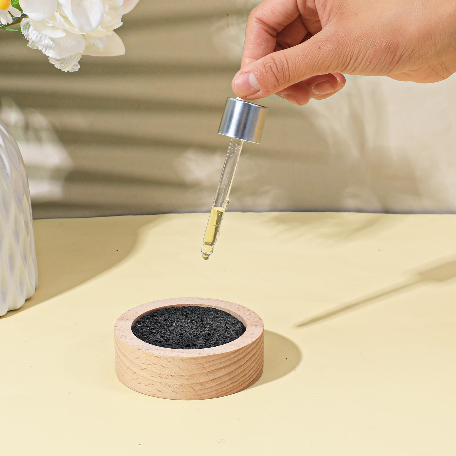 Difusor portátil para escritorio de XLIUAX, aroma continuo en espacios pequeños.