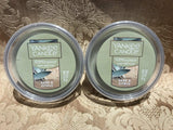 Yankee Candle Sage & Citrus Scenterpiece con meltcup visto de frente para aroma equilibrado
