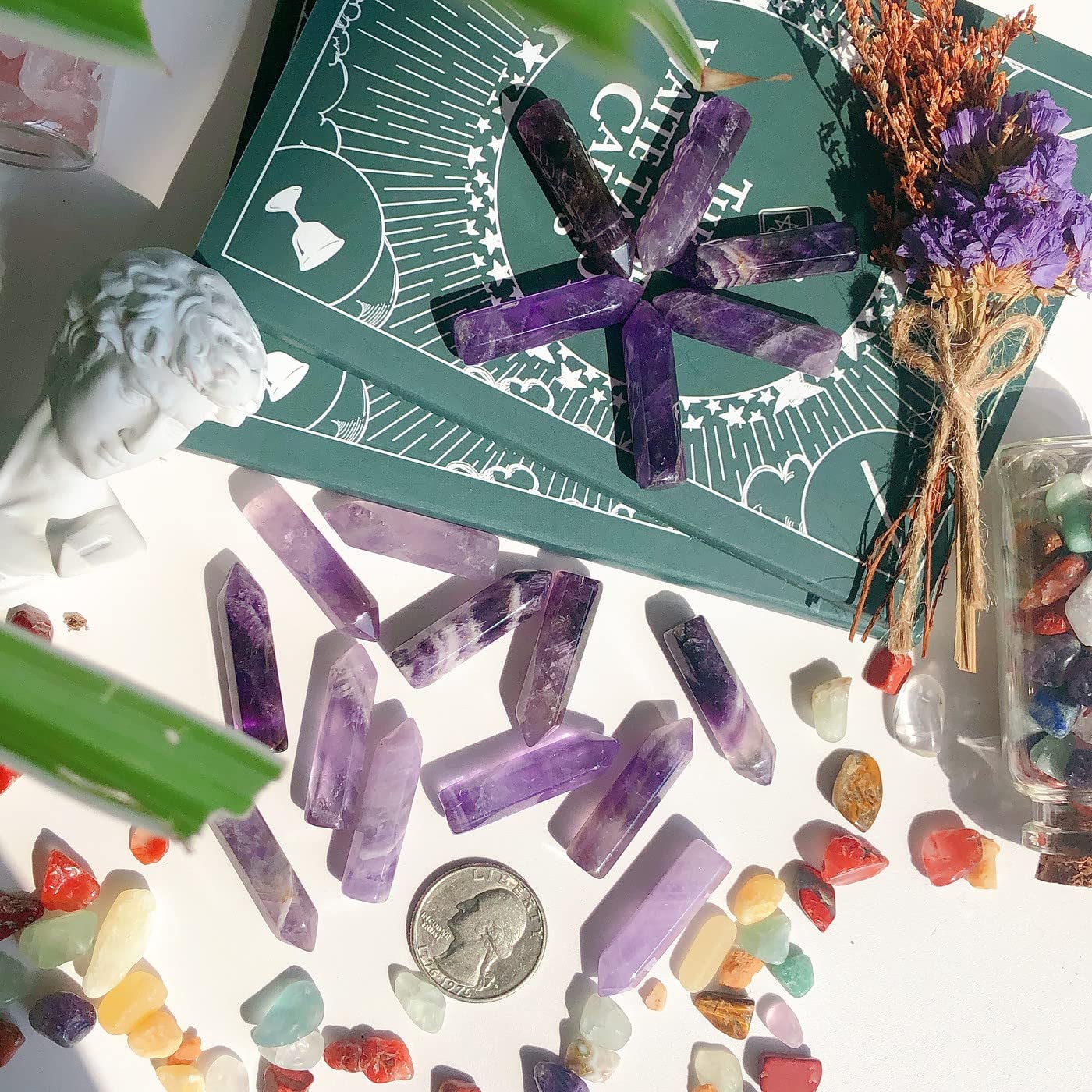 YATOJUZI amatista en mano para enfoque y ritual de aromaterapia