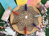 Detalle de superficie pulida de malaquita para decoración de escritorio y bienestar diario con YATOJUZI.