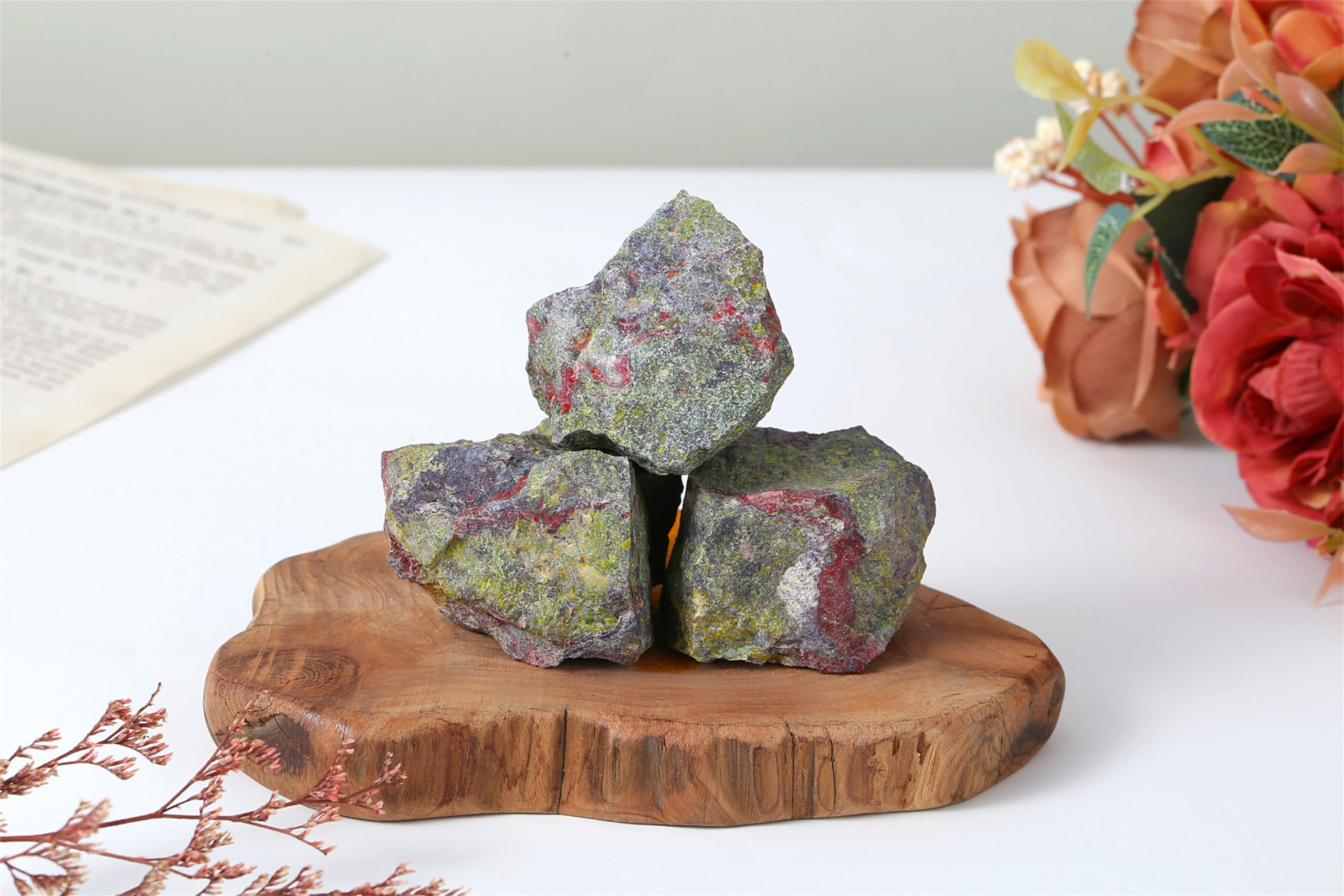 Piedra sangre de dragón pulida de YATOJUZI, lista para joyería artesanal.