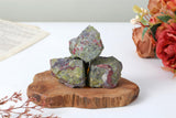 Piedra sangre de dragón pulida de YATOJUZI, lista para joyería artesanal.