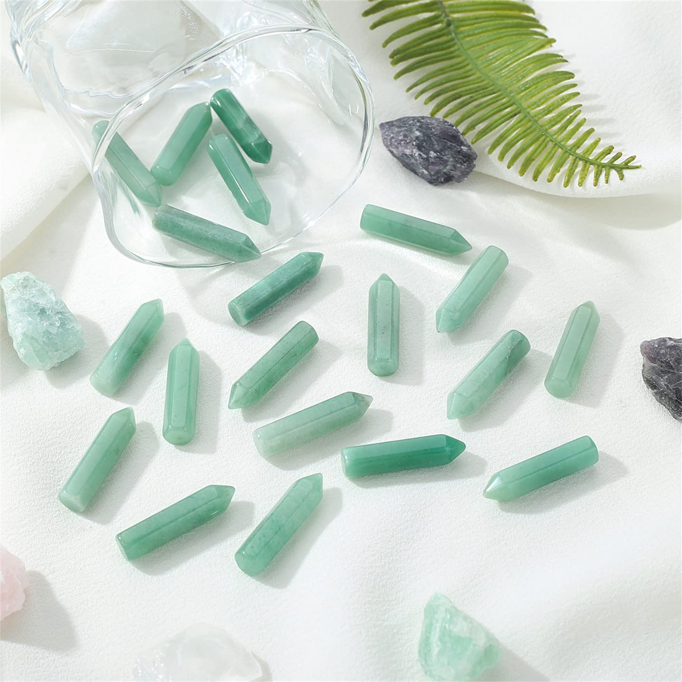 Puntas hexagonales de cristal YATOJUZI para canalizar energías positivas.