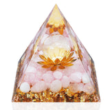 Torre de cuarzo rosa de YATOJUZI para meditación y equilibrio emocional.