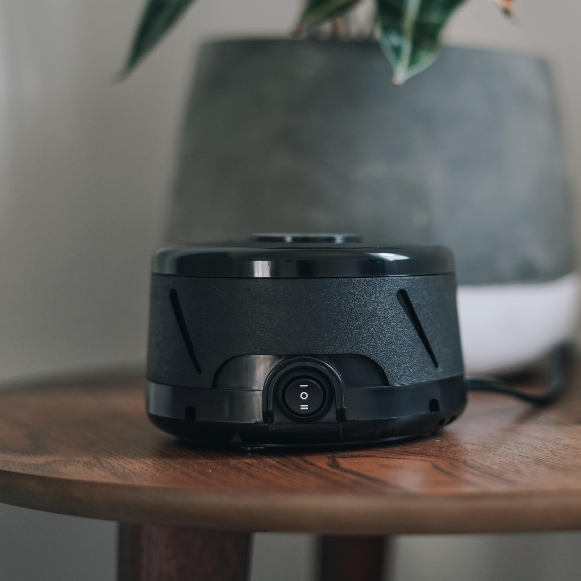 YOGASLEEP Dohm Classic negro, ensamblado en EE.UU. con calidad artesanal.