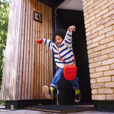 Experiencia sin pantallas con contenido variado para niños.
