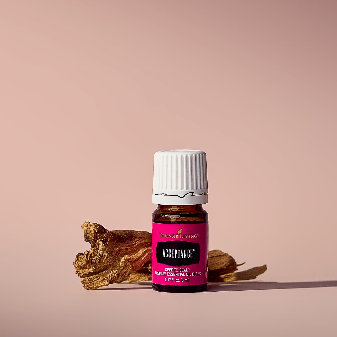 Young Living Acceptance aplicada en pulso para fragancia sostenida durante el día