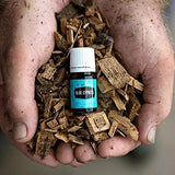Masaje relajante con Blue Cypress para aliviar tensiones.