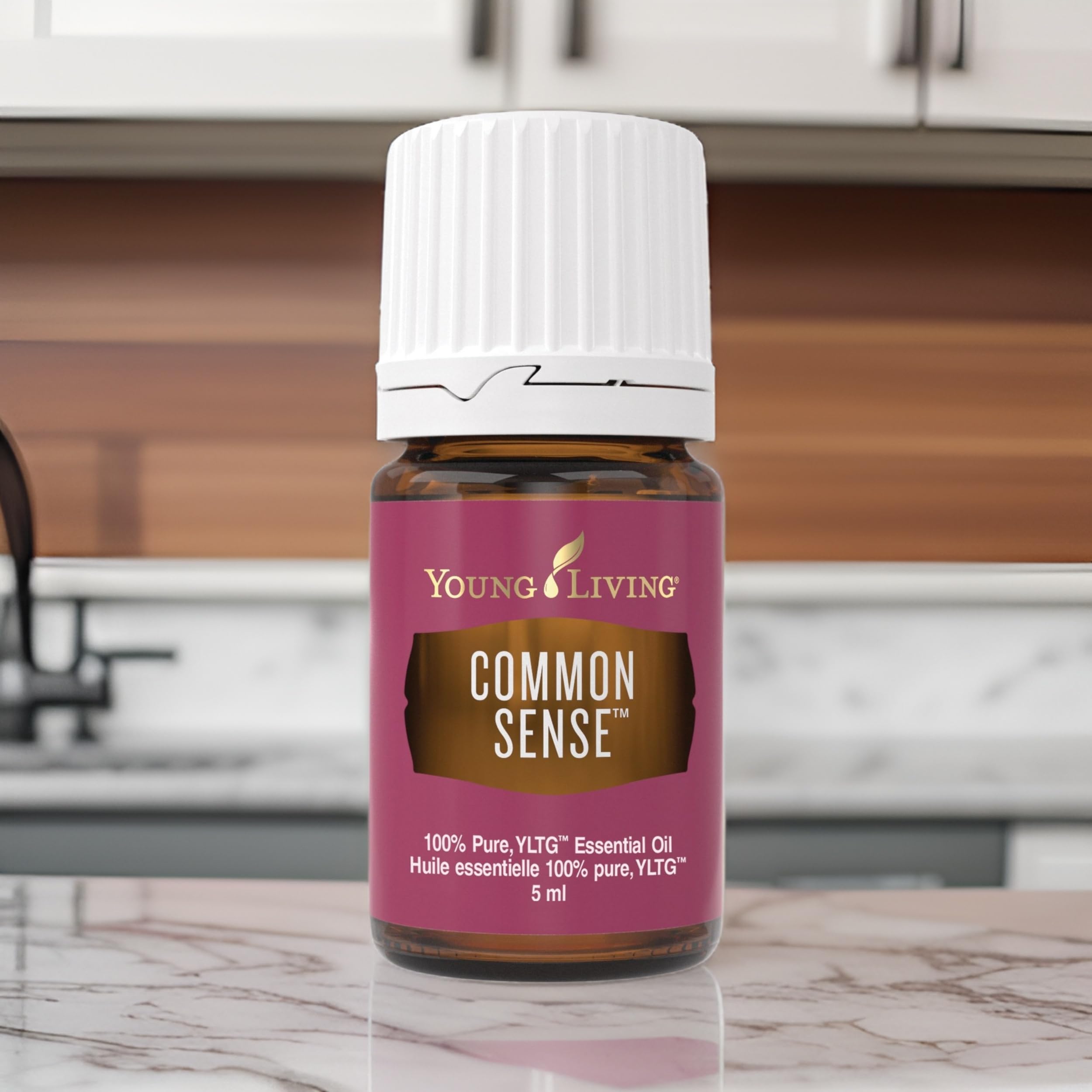 Young Living Common Sense combina incienso y ylang-ylang para relajación suave