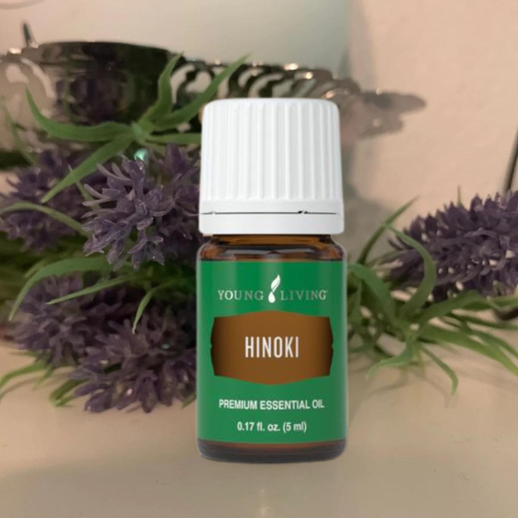 Meditación con Hinoki de Young Living ayuda a crear atmósfera serena.