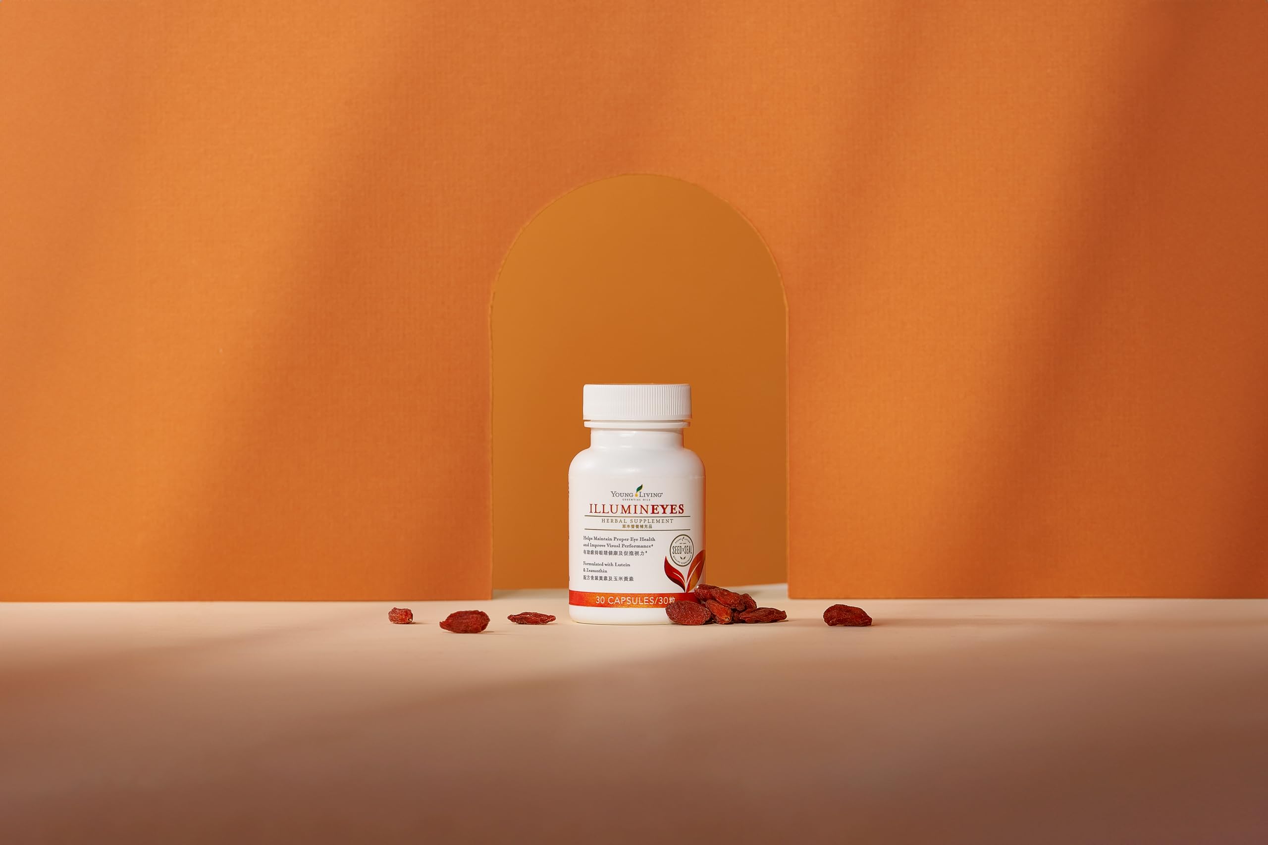 Young Living IlluminEyes etiqueta muestra luteína y zeaxantina para nutrición visual.