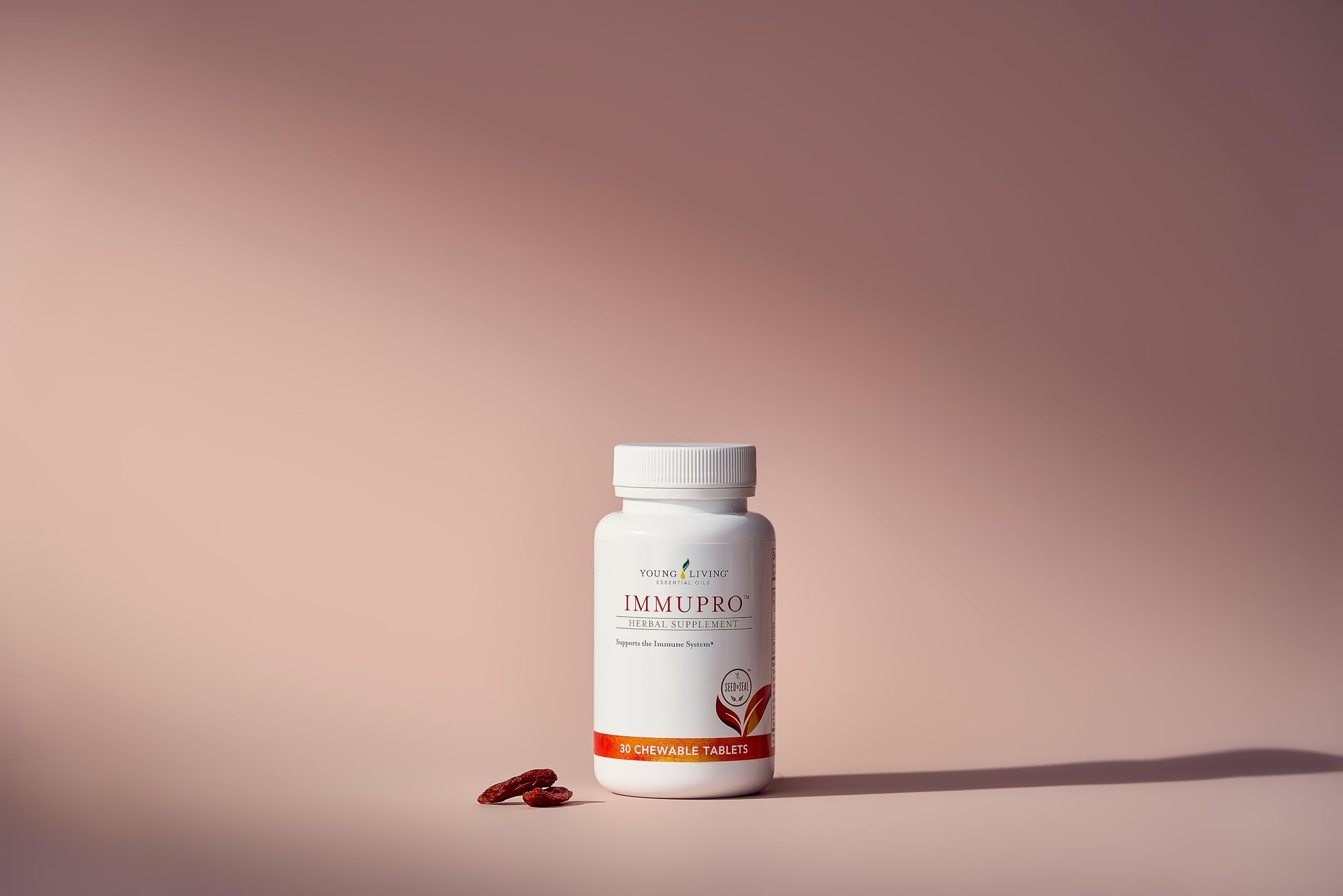 ImmuPro de Young Living, frente de la caja, tabletas masticables para consumo diario.