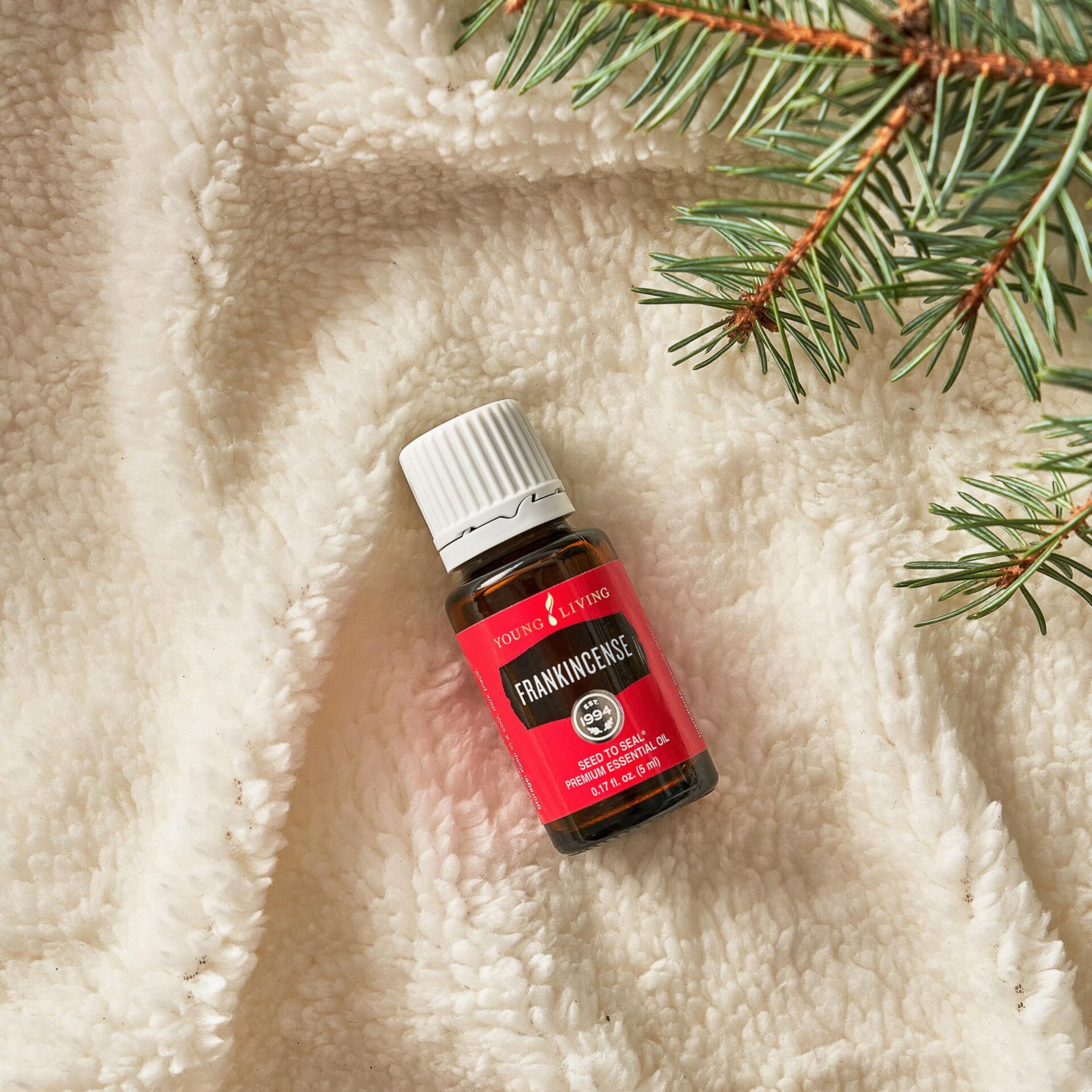 Cuidado de piel suave con aceite de incienso Young Living de 5 ml.