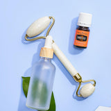 Limpieza suave con Aceite de Zanahoria Young Living para piel limpia.