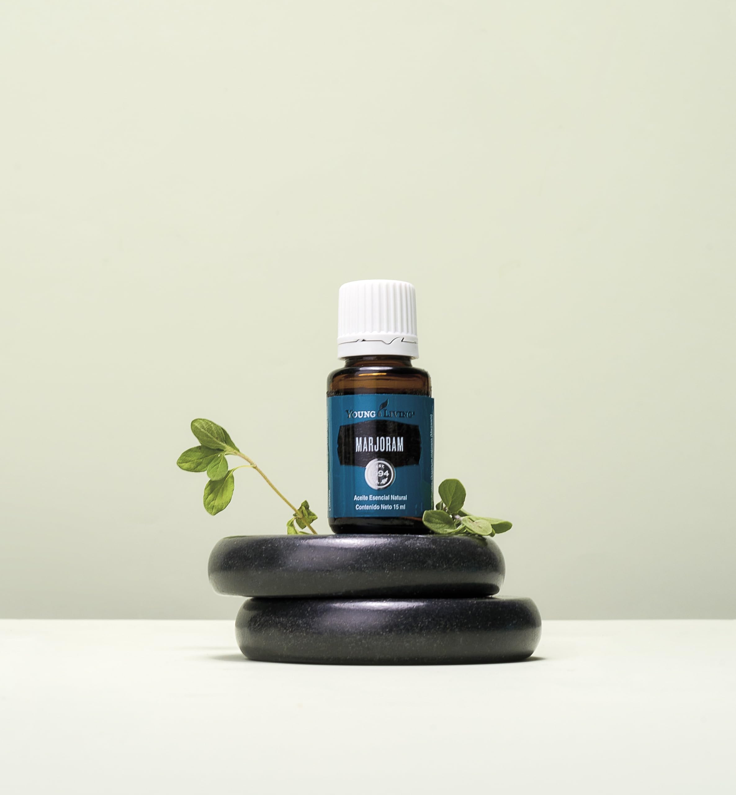 Young Living Mejorana difusor encendido, ambiente de paz