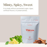 Envase abierto de Thieves Cough Drops, muestra la consistencia y tono ámbar.