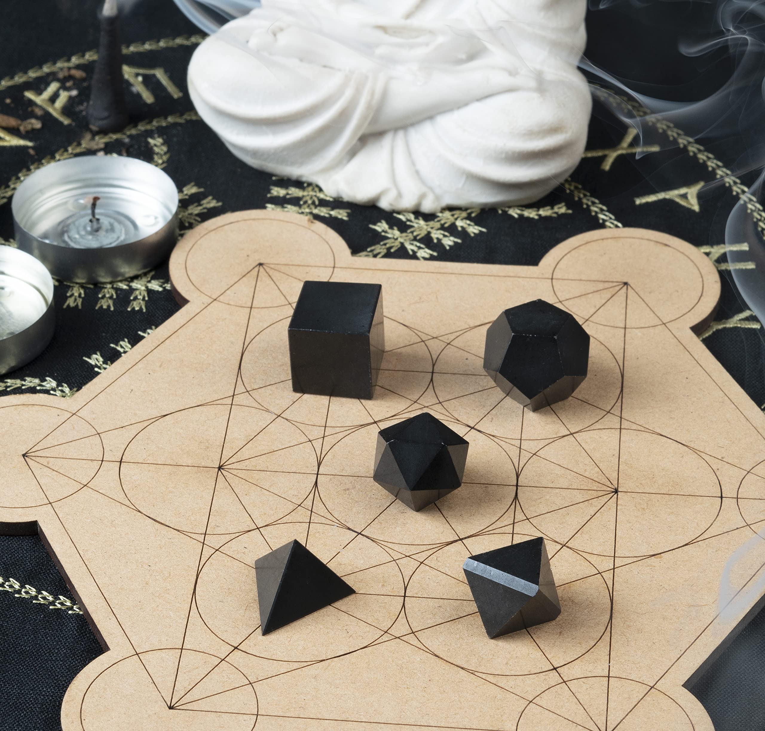 zaicus meditacion-reiki con tourmalina negra, sólido platónico para enfoque y serenidad.