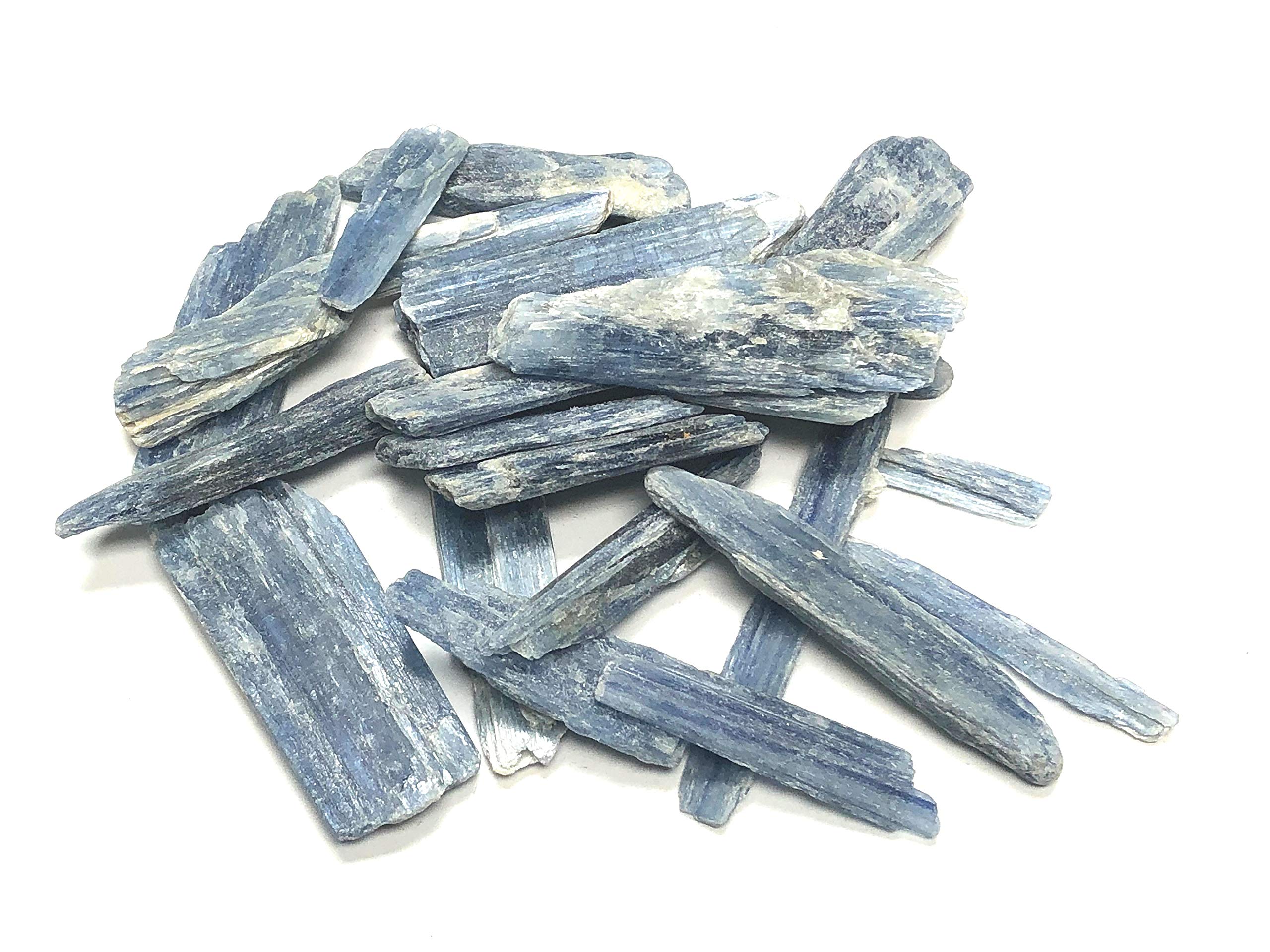 Lote Zentron cianita azul medio kilo en bolsa de terciopelo.