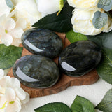 ZHIYUXI Labradorita, piedra palmar meditativa, favorece la concentración durante prácticas espirituales.