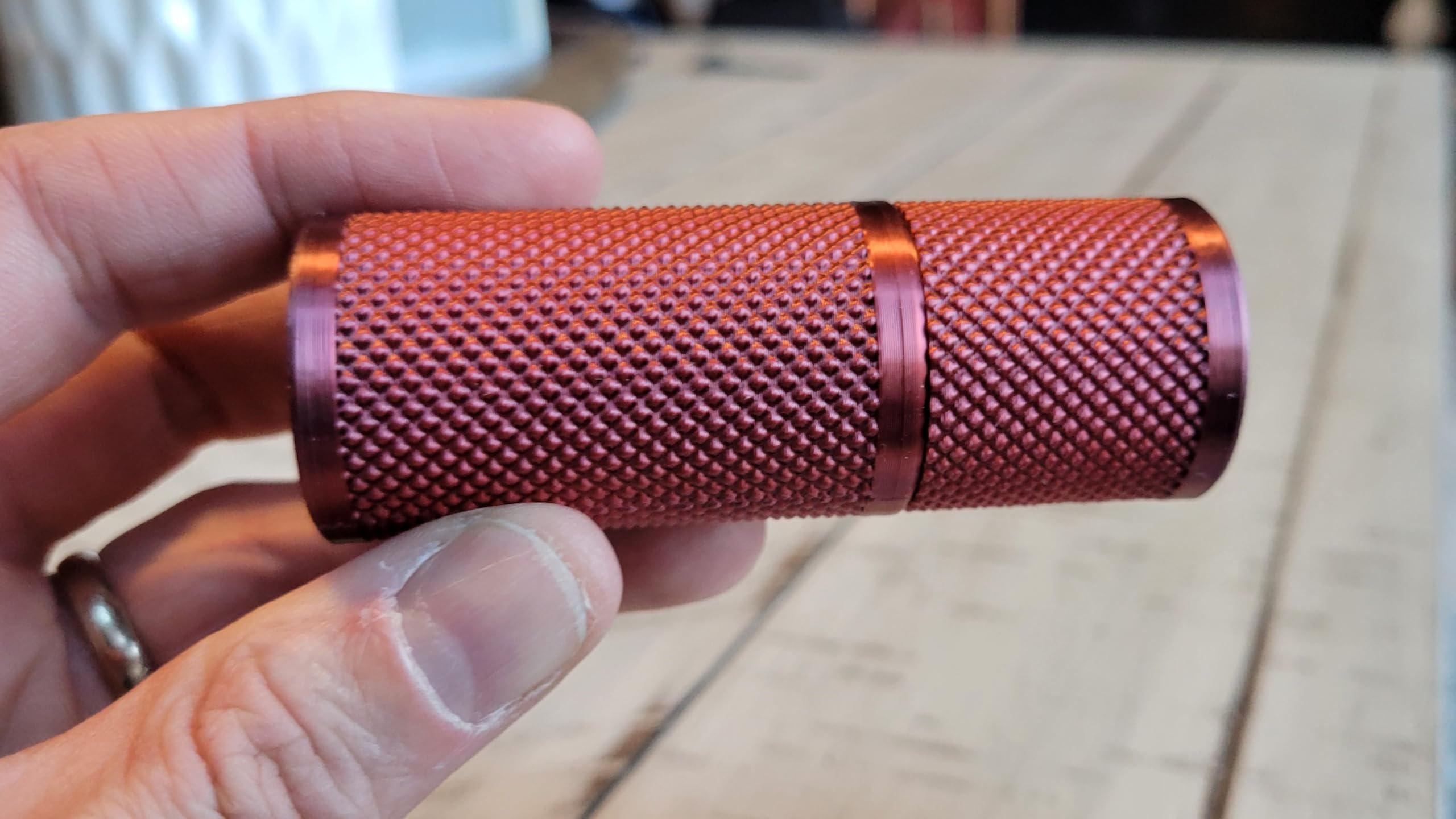 Znet3D acabado negro-rojo, aspecto moderno y práctico